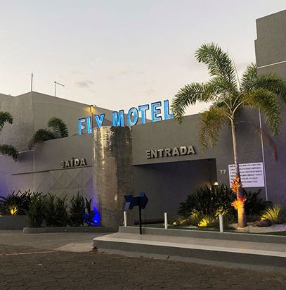 imagem de suíte decorada